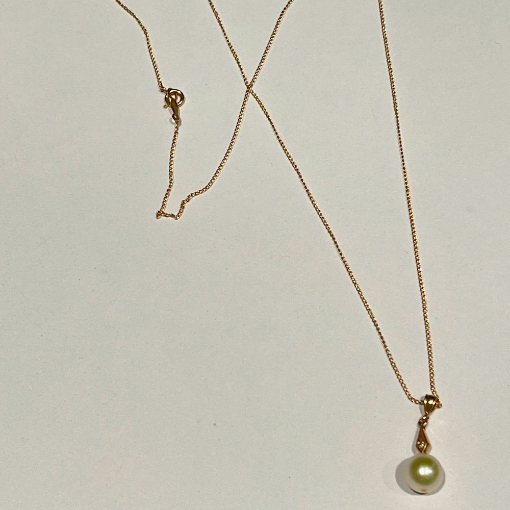 Solid 14k yellow gold & pearl w/dainty tiny diamond pendant & necklace 18”